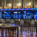 La Bolsa española cae en los primeros compases un 0,12 %, con nuevas subidas del petróleo