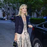 Carmen Lomana con un vestido vintage.