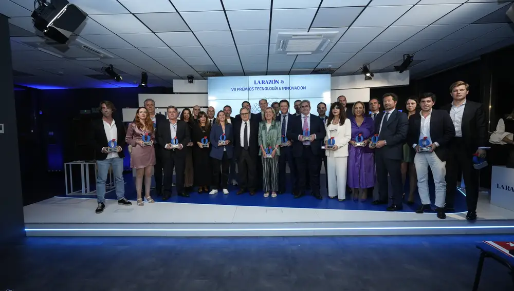 Foto de familia de los premiados