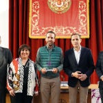 El presidente de la Diputación de Valladolid, Conrado Íscar, y la presidenta de la Asociación ASIES, Marisa León, presiden el acto institucional de la Red de Municipios de Valladolid ‘Hombres por la igualdad’, en el que se entrega el distintivo de participación Montemayor de Pililla, que este año se une a esta Red