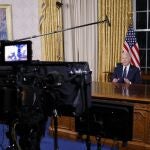 Washington (United States), 19/10/2023.- US President Joe Biden delivers a prime-time address to the nation about his approaches to the conflict between Israel and Hamas, humanitarian assistance in Gaza and continued support for Ukraine in their war with Russia, from the Oval Office of the White House in Washington, USA, 19 October 2023. (Rusia, Ucrania) EFE/EPA/JONATHAN ERNST / POOL