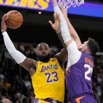 LeBron James, con el número 23