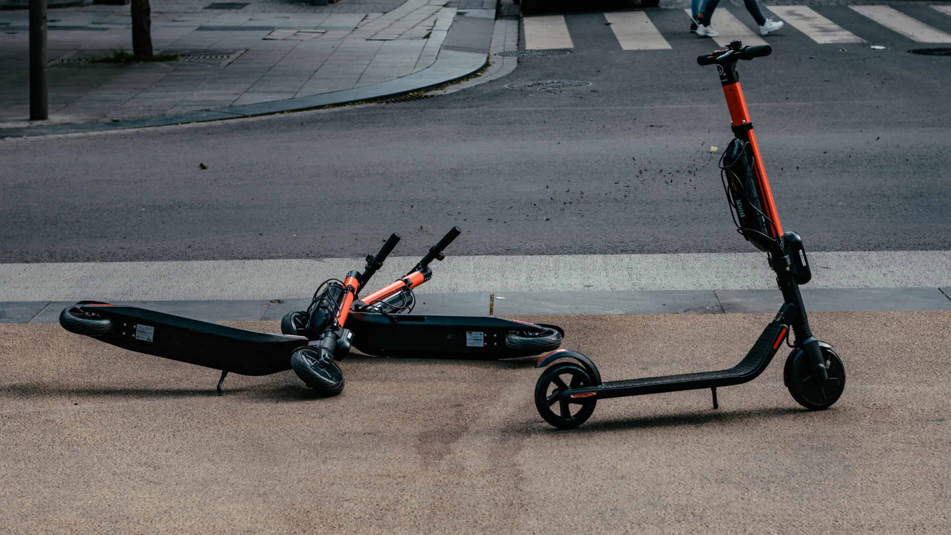 Barcelona mantiene la prohibición de patinetes eléctricos en el transporte público