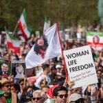 Irán.- Un tribunal condena a seis y siete años de cárcel a las dos periodistas que contaron la muerte de Mahsa Amini