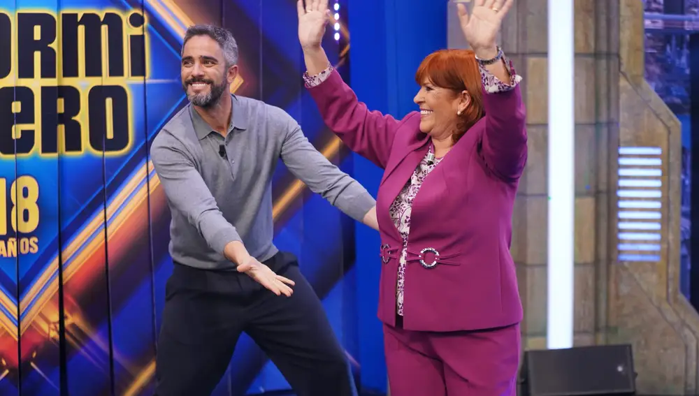 Roberto Leal y Mercedes Guillén, su madre, en 'El Hormiguero'
