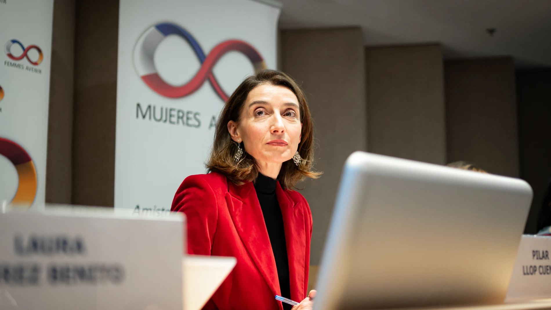 La ministra de Justicia, Pilar Llop (c), participa durante el acto 'Retos ante la normativa de la UE de representación paritaria', en el auditorio Pérez Llorca, a 24 de octubre de 2023, en Madrid (España). El acto es organizado por Mujeres Avenir, una Asociación feminista hispano-francesa que trabaja con el objetivo de fomentar una sociedad igualitaria e inclusiva, promoviendo la posición de las mujeres en puestos de liderazgo y toma de decisiones. 24 OCTUBRE 2023;PARITARIO;LLOP;AVENIR;JUST...