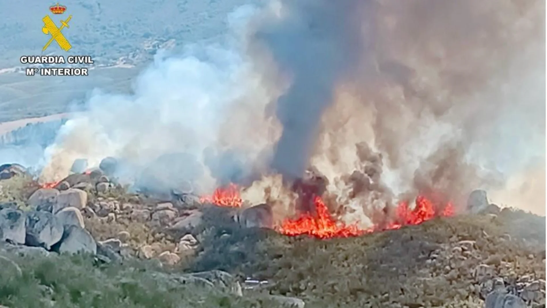 Un momento del incendio