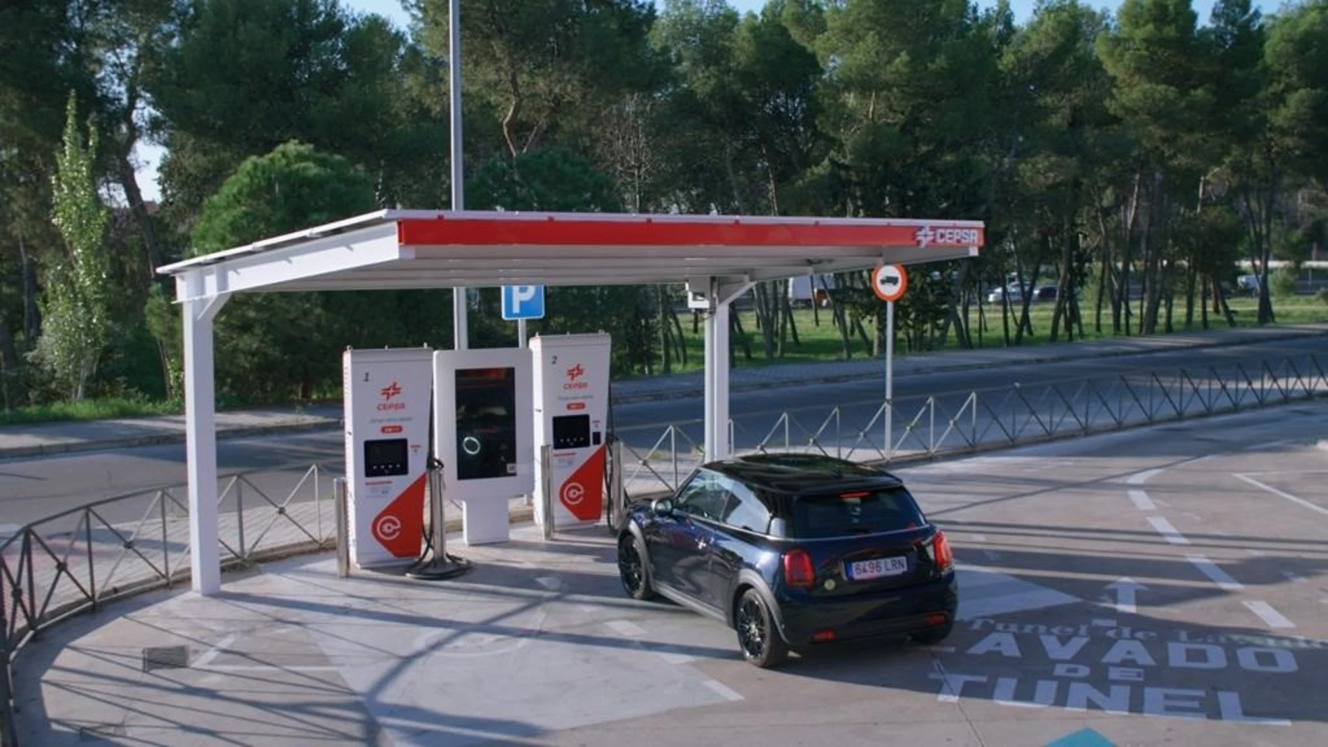 Cepsa y Endesa impulsan su alianza en movilidad eléctrica con una solución global de recarga CEPSA 24/10/2023