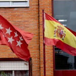 Bandera de la Comunidad de Madrid, de España y de la Unión Europea 
