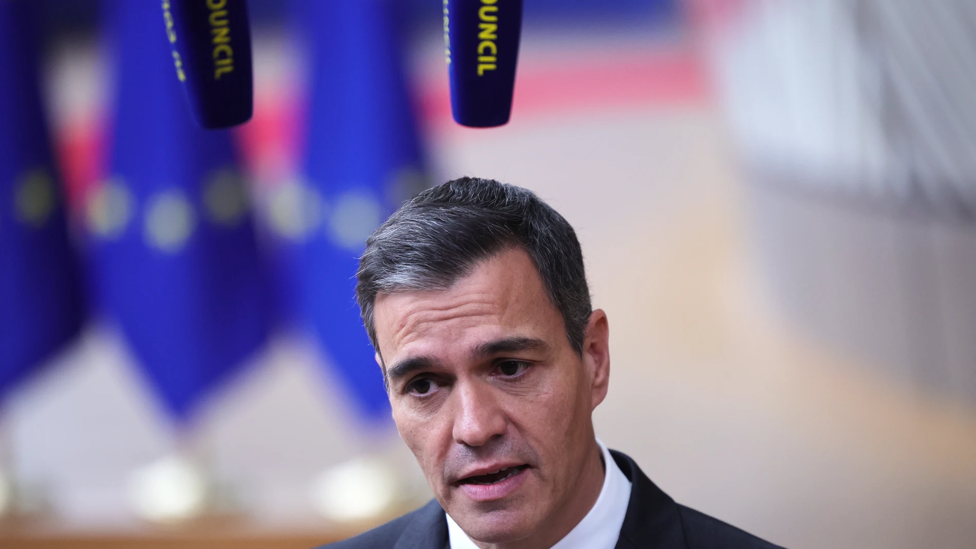 Brussels (Belgium), 26/10/2023.- Spanish Prime Minister Pedro Sanchez arrives for the European Council meeting in Brussels, Belgium, 26 October 2023. In a two-day summit on 26-27 October, EU leaders are expected to address the situation in the Middle-East and Ukraine, as well as the EU's long-term budget, migration, and external relations. (Bélgica, Ucrania, Bruselas) EFE/EPA/OLIVIER MATTHYS