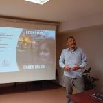 El profesor Ricardo Reier, director de la Escuela de Negocios de la UCAV, ha sido el encargado de presentar el proyecto