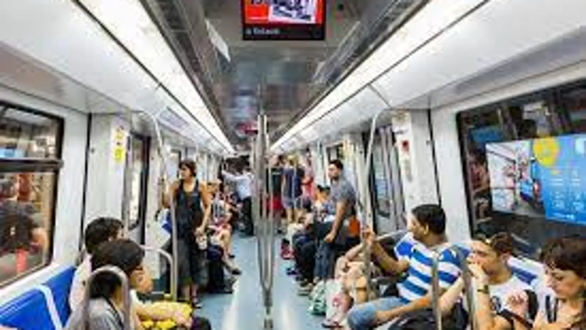 Imagen de un vagón en el Metro de Barcelona