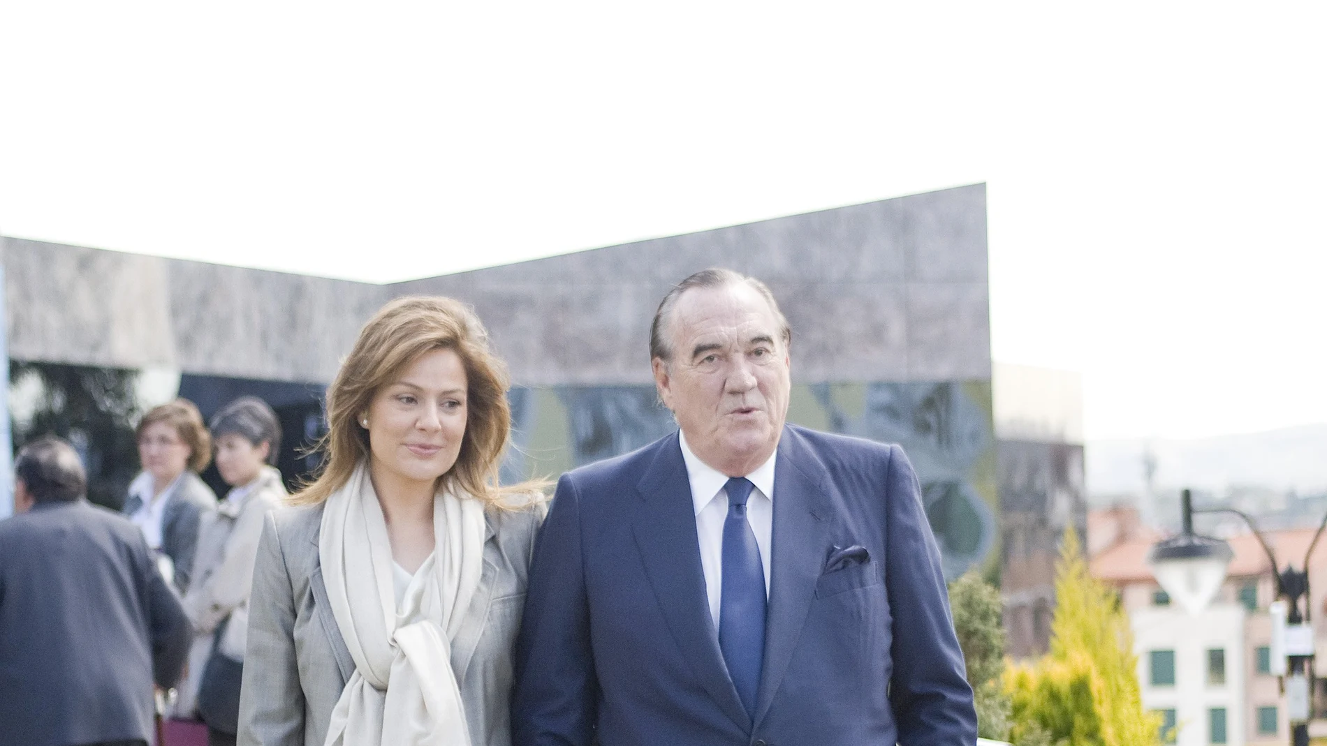 Fernando Fernández Tapias junto a su mujer, Nuria González, en Asturias, a 16 de abril de 2009, en Asturias. FERNANDO FERNANDEZ TAPIAS NURIA GONZALEZ;GENTE;ANIMALES Y CURIOSIDADES GENTE Europa Press Reportajes (Foto de ARCHIVO) 16/04/2009