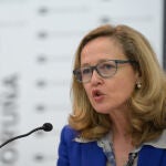 Economía/Fiscal.- Calviño ve "margen" para que las empresas con resultados "milmillonarios" aporten más