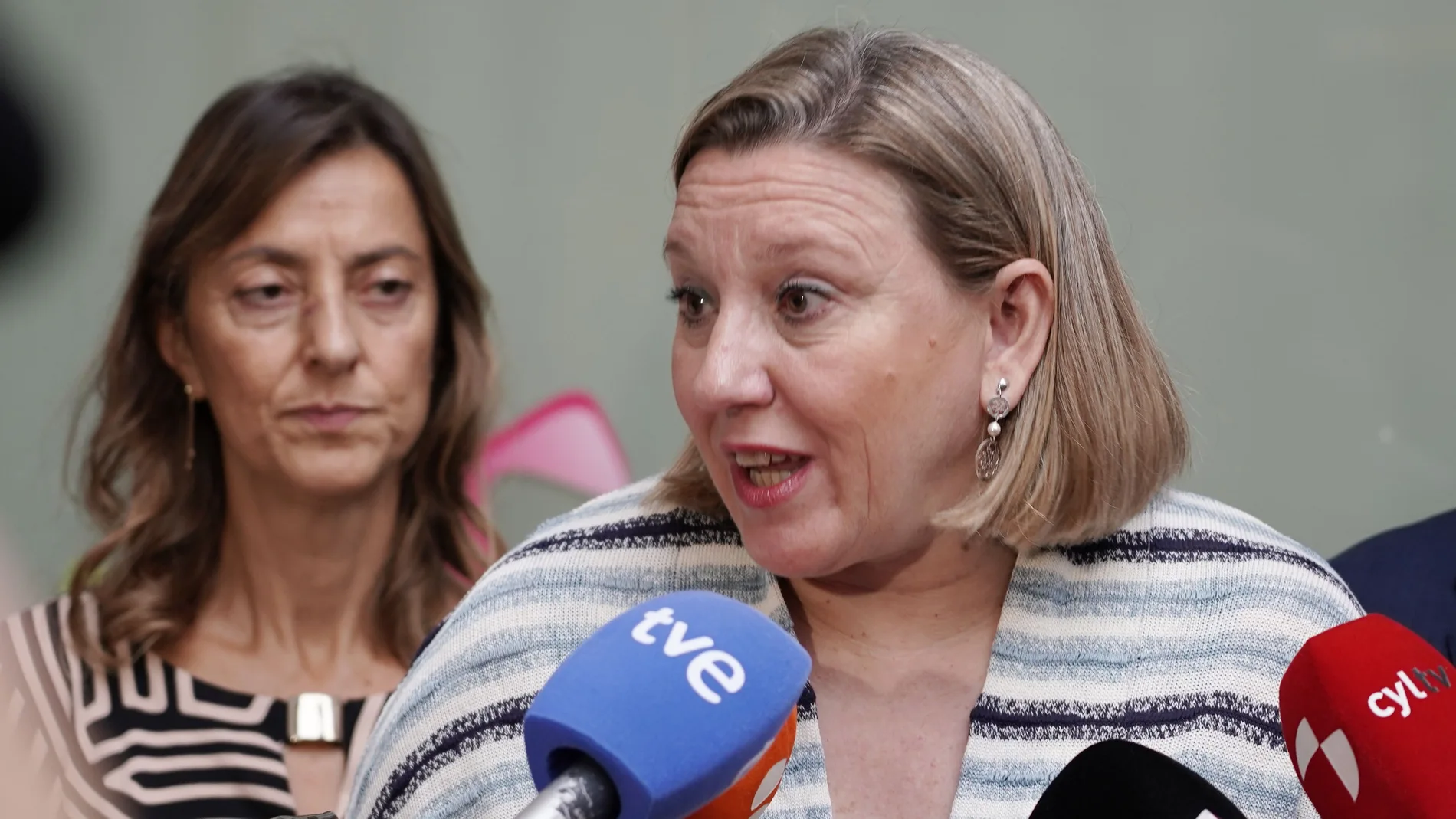 La consejera Isabel Blanco urge a Sánchez a convocar a las regiones para abordar la crisis migratoria