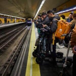El Consorcio Regional de Transportes prohíbe acceder al transporte público con patinetes eléctricos a partir d