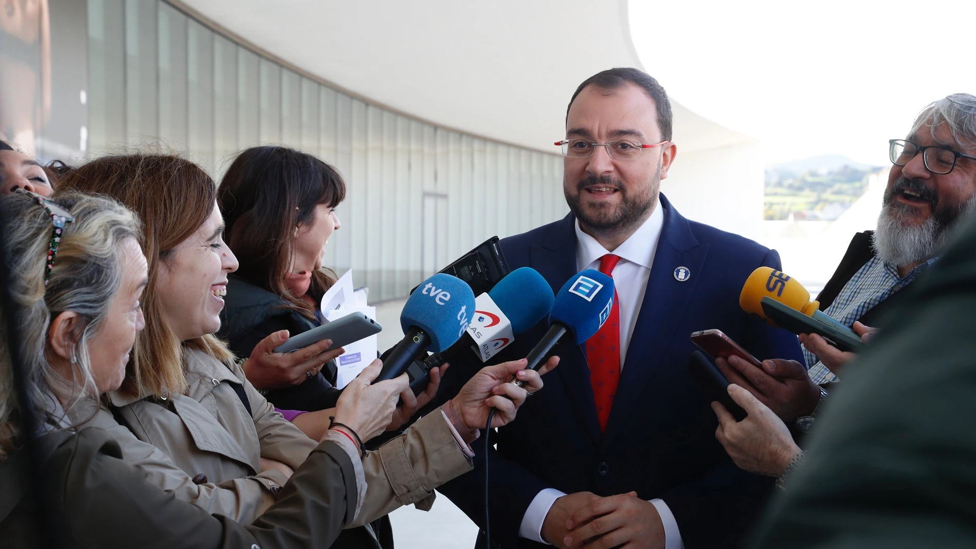 Barbón, sobre la ley de amnistía: "Hay que buscar acuerdos que permitan la investidura de Sánchez"