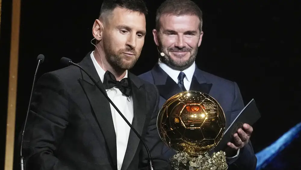 Leo Messi gana su octavo Balón de Oro y se lo dedica a Diego Maradona