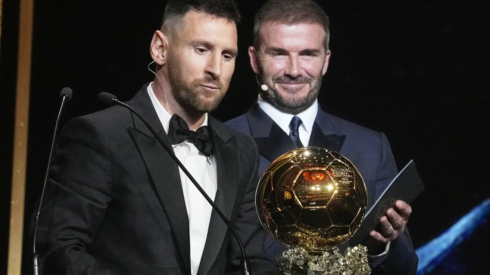 Leo Messi gana su octavo Balón de Oro y se lo dedica a Diego Maradona