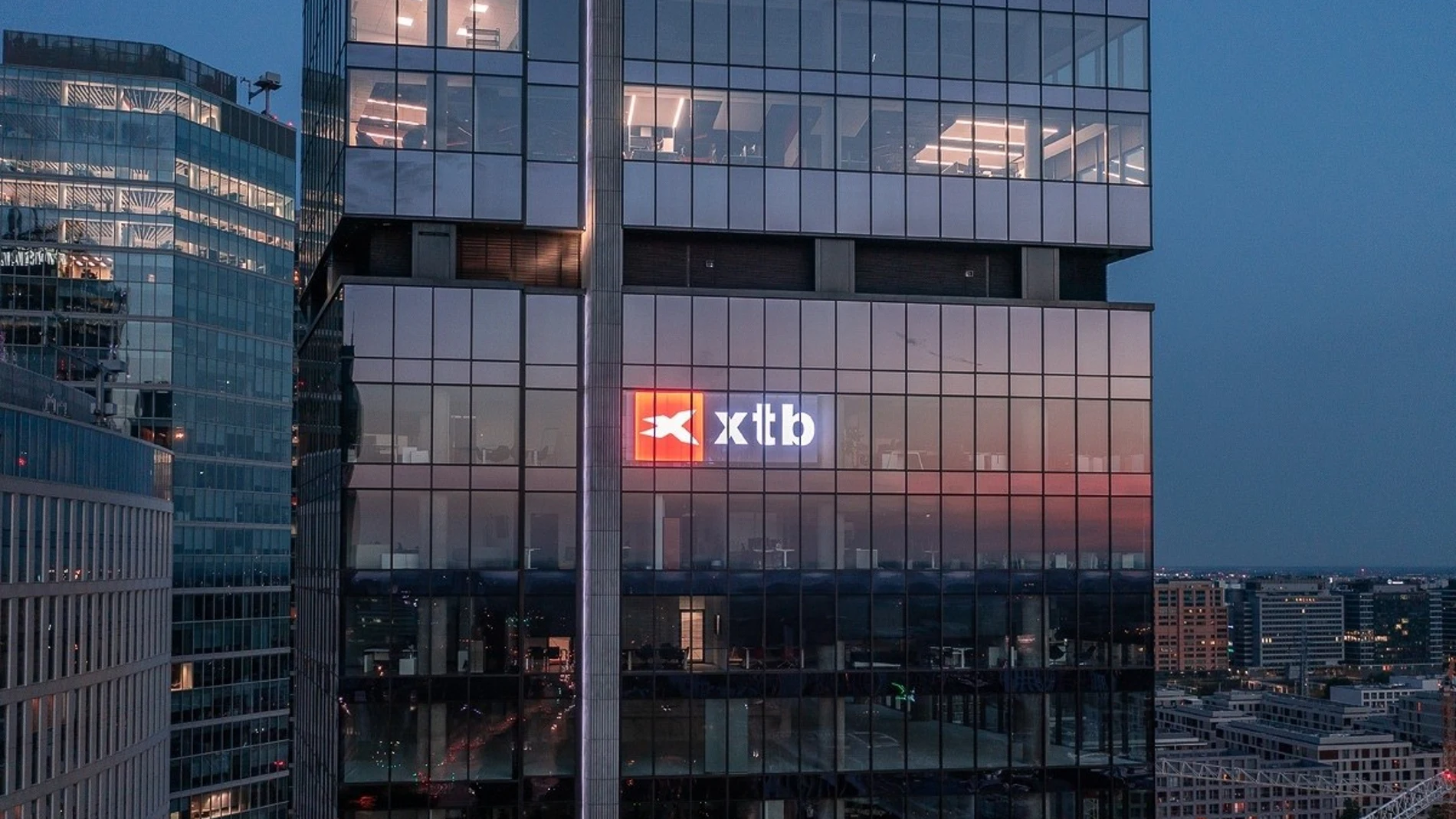 Economía/Finanzas.- XTB obtuvo un beneficio consolidado de 118,4 millones hasta septiembre, un 22,4% menos