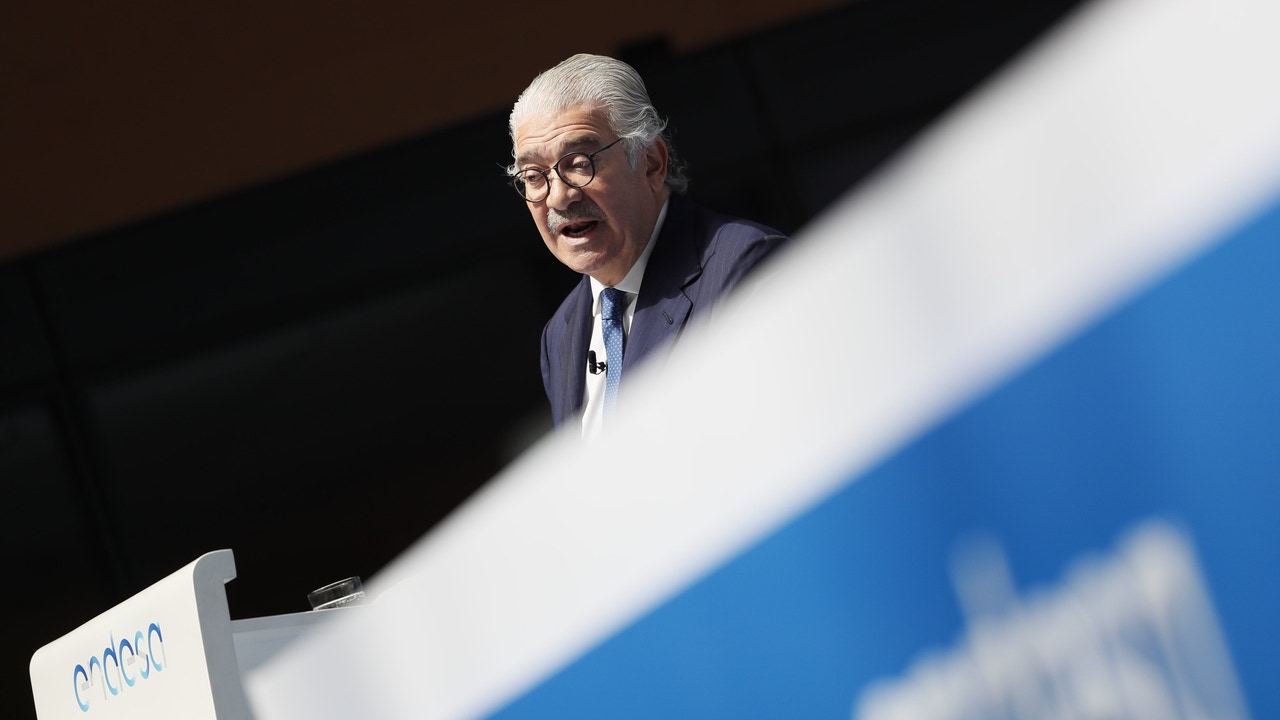 Bogas (Endesa) advierte de que la saturación del sistema eléctrico frena proyectos estratégicos