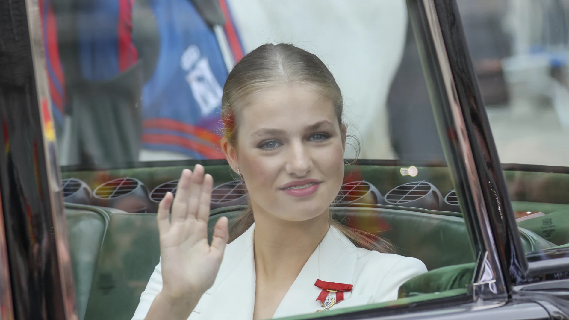 La Princesa Leonor y su look en la jura de la Constitución.