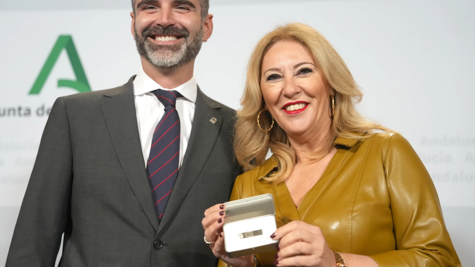 El Consejero de Sostenibilidad, Medio Ambiente y Economía Azul, Ramón Fernández-Pacheco, y la consejera de Economía, Hacienda y Fondos Europeos, Carolina España, dan una rueda de prensa tras el Consejo de Gobierno de la Junta de Andalucía. A 31 de octubre de 2023, en Sevilla (Andalucía, España). El Consejo de Gobierno ha aprobado el proyecto de Ley de Presupuestos andaluces para 2024, que ascenderá a 46.753 millones de euros31 OCTUBRE 2023Rocío Ruz / Europa Press31/10/2023