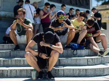 El uso del móvil por parte de los adolescentes es considerado excesivo El uso del móvil por parte de los adolescentes es considerado excesivo