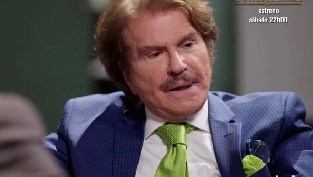 Edmundo Arrocet se rompe al contar su versión de su historia de amor con María Teresa Campos y planta cara a sus hijas