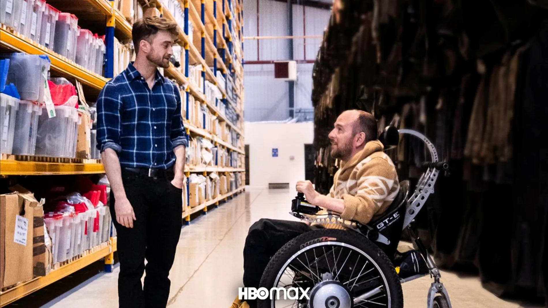 Daniel Radcliffe produce el documental de su accidentado doble en "Harry Potter"