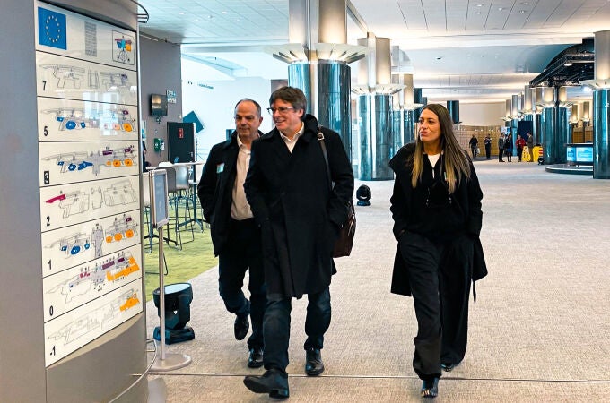 Puigdemont complica el calendario de Sánchez