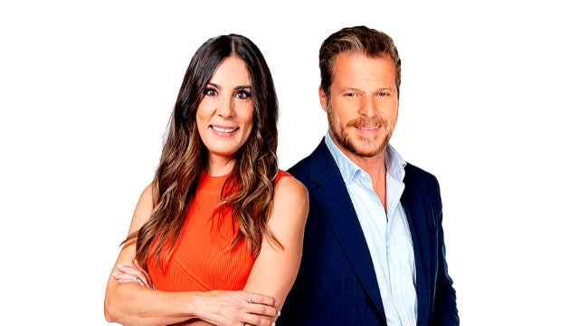 Alicia Senovilla y Jota Abril, presentadores de las campanadas de Telemadrid