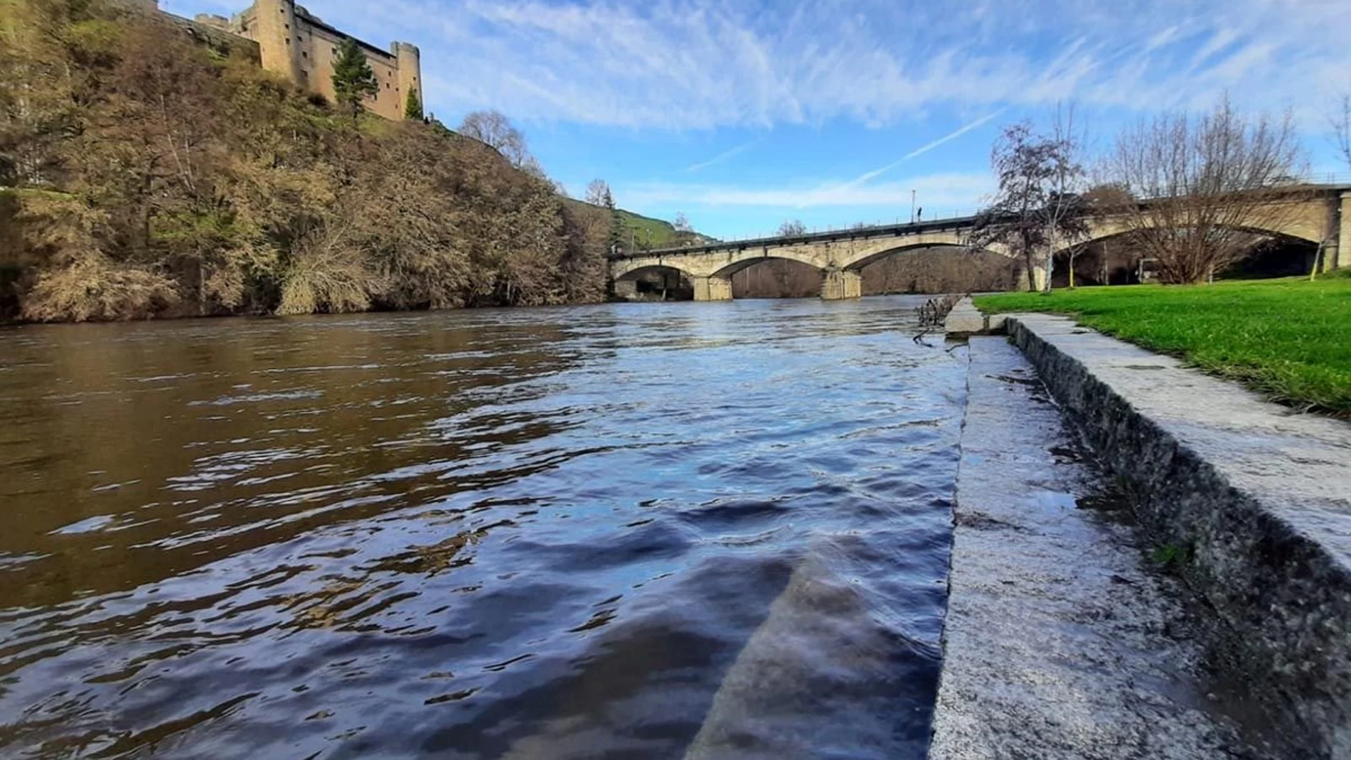 Río Tera en Puebla de Sanabria (Zamora)