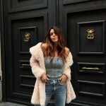 Laura Matamoros con total denim de Maje