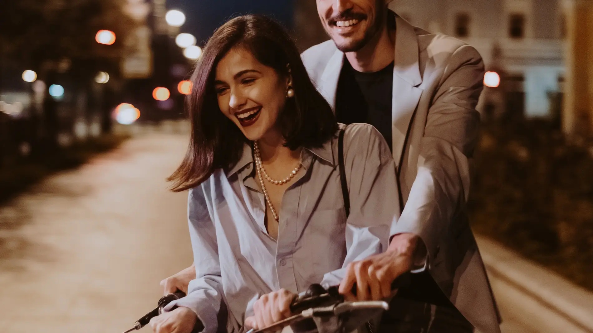 Llevar a un pasajero en la bicicleta tiene multa