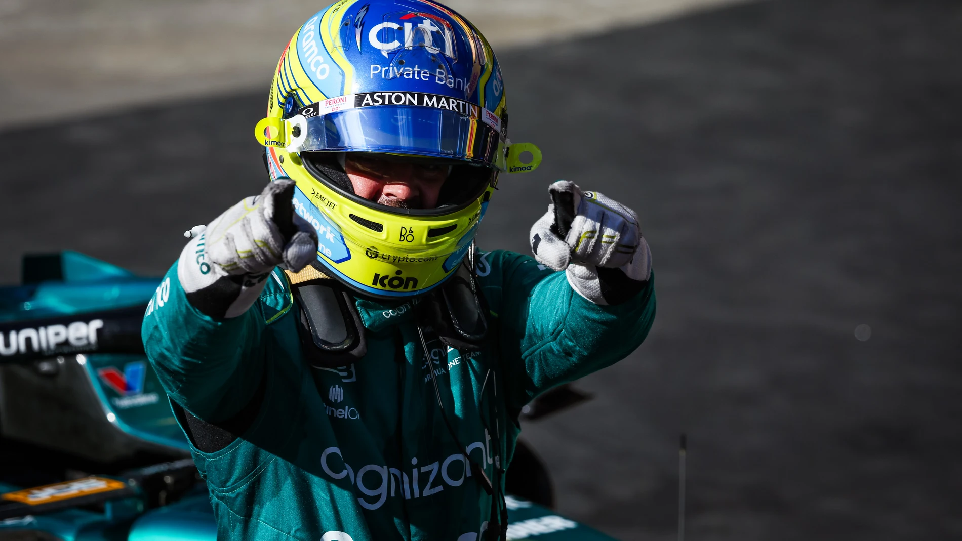 ALONSO Fernando (spa), Aston Martin F1 Team AMR23, celebrating his podium during the 2023 Formula 1 Rolex Grande Premio de Sao Paulo, 20th round of the 2023 Formula One World Championship from November 3 to 5, 2023 on the Autodromo José Carlos Pace, in Sao Paulo, Brazil - Photo Florent Gooden / DPPI AFP7 05/11/2023 ONLY FOR USE IN SPAIN