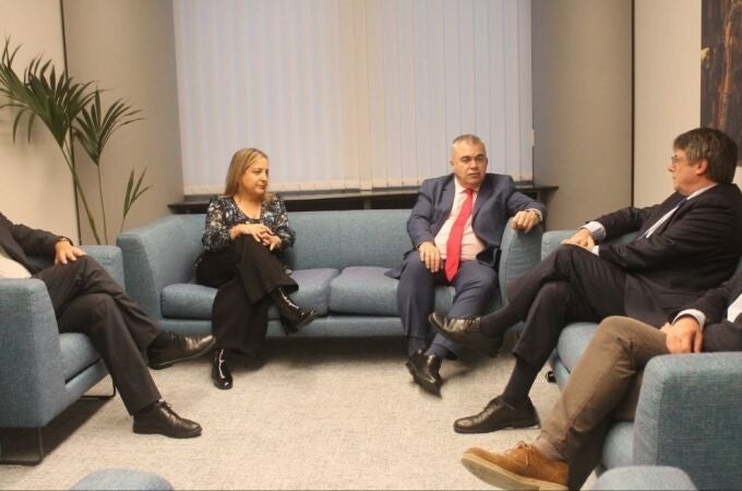 PSOE y Junts desvelan el nombre del verificador: el salvadoreño Francisco Galindo Vélez