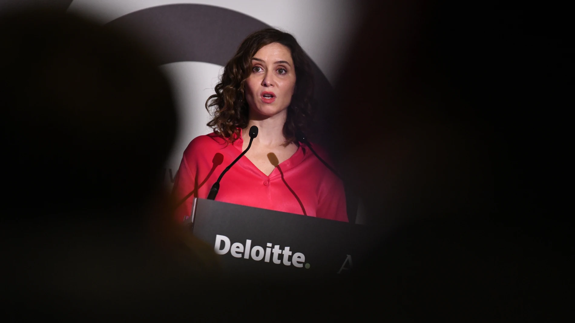 Ayuso tramitará una ley para que la Comunidad se quede con lo recaudado del impuesto a grandes fortunas tras decisión TC