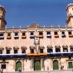 Hoy han comenzado las negociaciones en el Ayuntamiento de Alicante para aprobar los presupuestos de 2024.