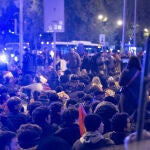 AMP2.- La Policía Nacional empieza a dispersar la protesta en la calle Ferraz