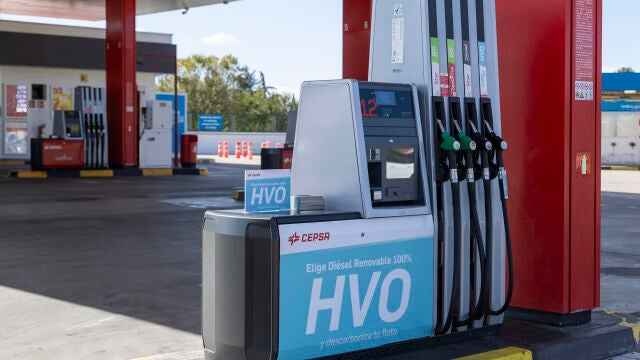 Surtidor de HVO en una estación de servicio de Cepsa Surtidor de HVO en una estación de servicio de Cepsa
