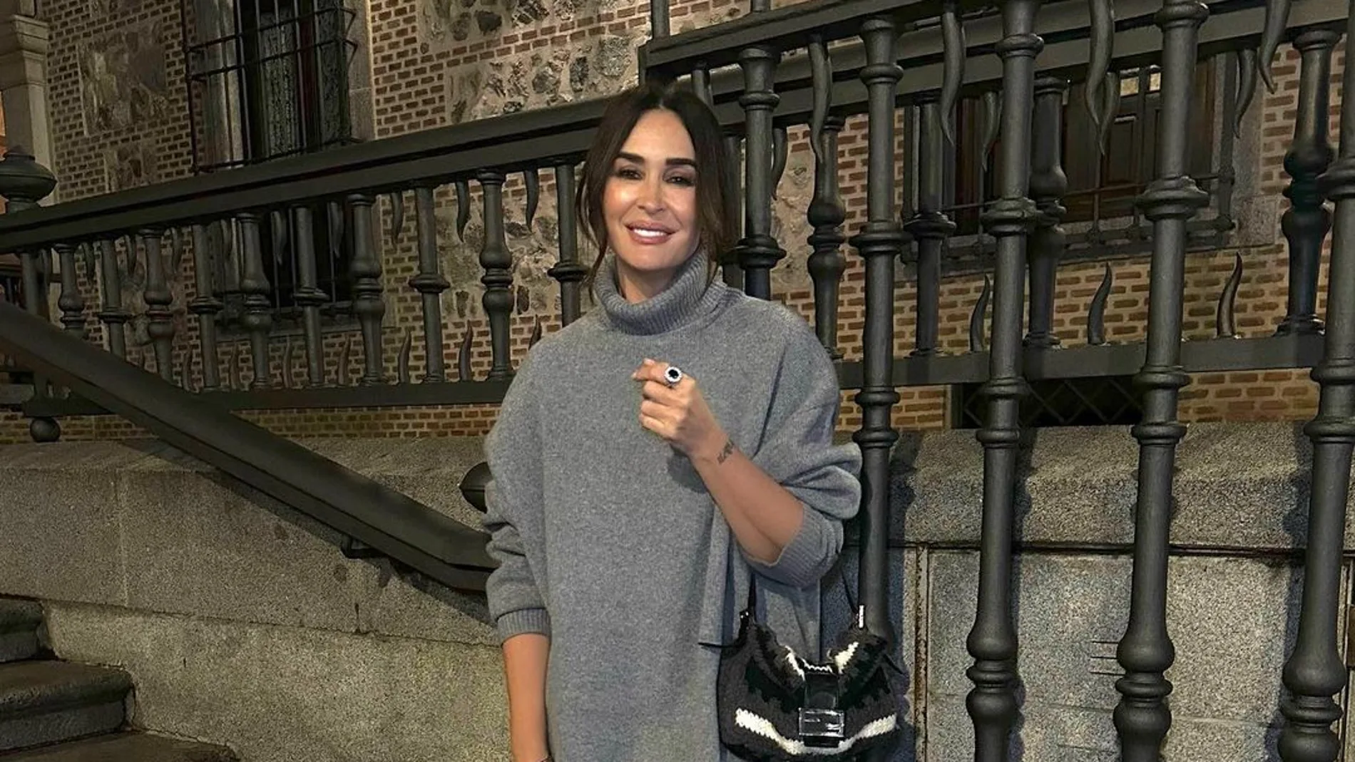 Vicky Martín Berrocal con look navideño.