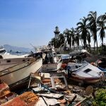 Fotografía de una zona afectada tras el paso del huracán Otis, hoy en el balneario de Acapulco, en el estado de Guerrero (México). El Gobierno mexicano dio por concluida este jueves la declaratoria de emergencia en el sureño estado de Guerrero apenas una semana después de haberla decretado por los daños del histórico huracán Otis, que ha dejado al menos 48 muertos. 