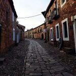 Calles empedradas en Castrillo de Polvazares (León)