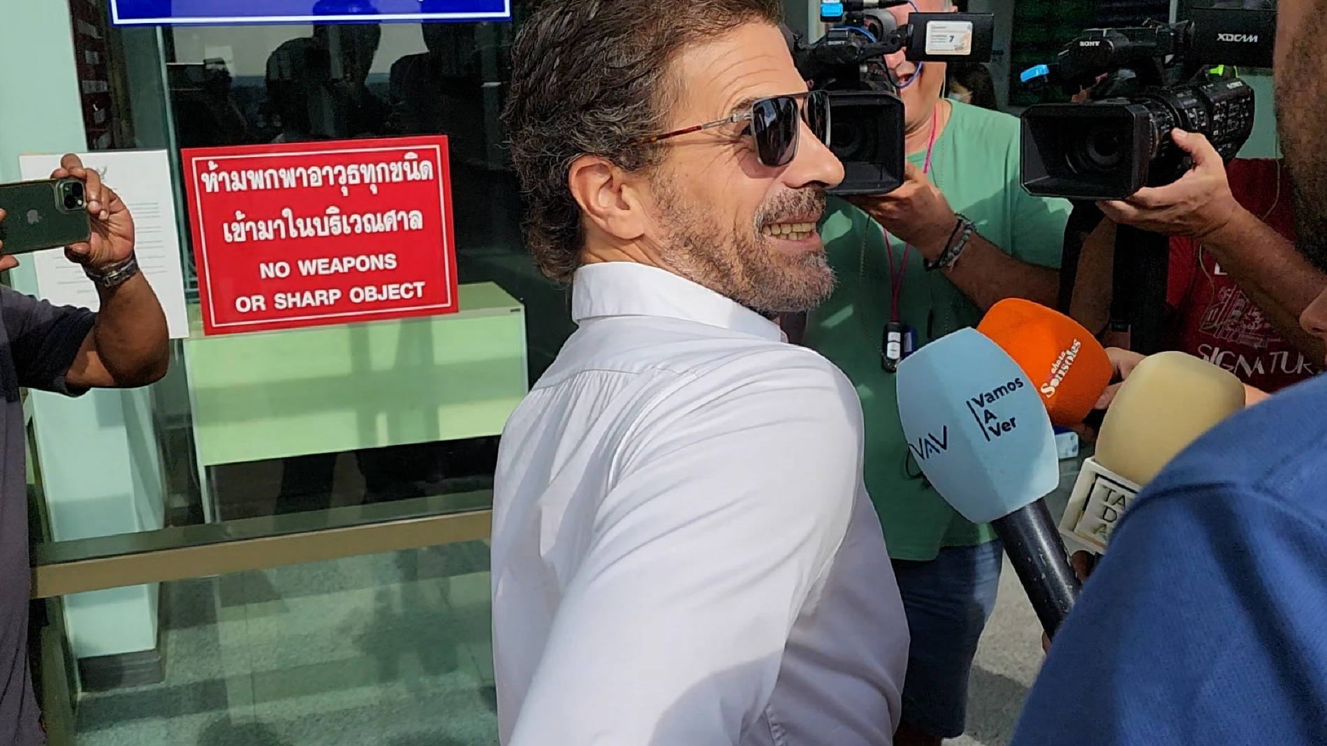 Rodolfo Sancho acompaña a su hijo Daniel a su vista con el juez