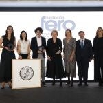 De izda., a dcha., los tres premiados Alexandra Avgustinova, Marta Alonso , Marcos Malumbres junto a Hanneke Derksen, Silvia Garriga, Andrés Cervantes y Blanca Muntadas-Prim
