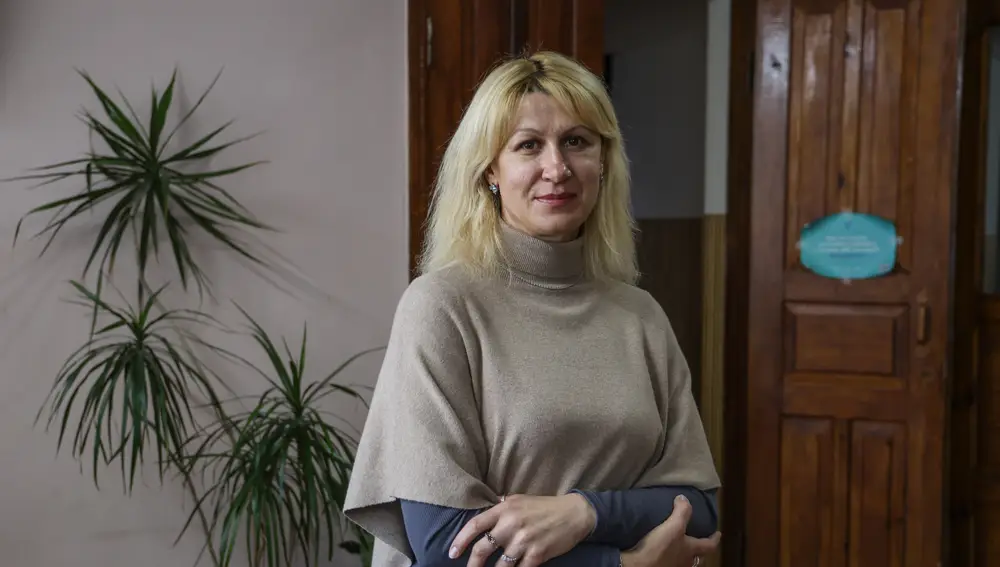 Oksana, natural de Jersón, vive con sus hijos en un centro para desplazados internos en Mikolaiv Firma: Oleksandr Ratushniak