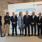 el consejero de Agricultura, Ganadería y Desarrollo, Gerardo Dueñas; participa en el foro, junto a, entre otros, la presidenta de la Diputación de Palencia, Ángeles Armisén, y el presidente de Agrobank Castilla y León, Jesús López