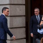 Pedro Sanchez llega al Congreso de los Diputados el dia de su investidura. David Jar