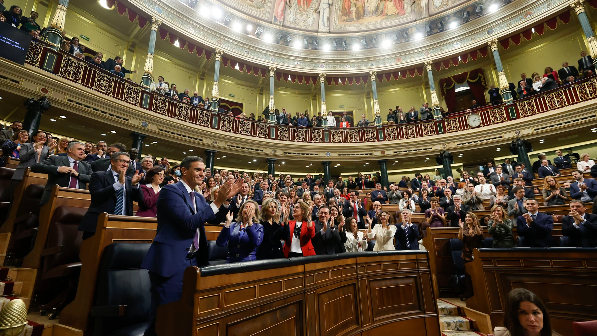 MADRID, 16/11/2023.- El secretario general del PSOE, Pedro Sánchez, ha sido reelegido como presidente del Gobierno `por mayoría absoluta. EFE/Javier Lizon